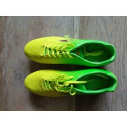 Voetbalschoenen maat 43