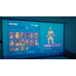 Fortnite account, OG skins, 350+ wins en Save the World.