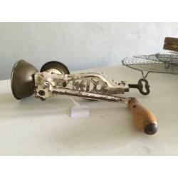 Brocante gehaktmolen vleesmolen sphinx