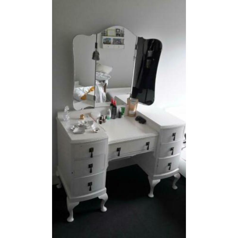 Mooie kaptafel wit, brocante, landelijk.
