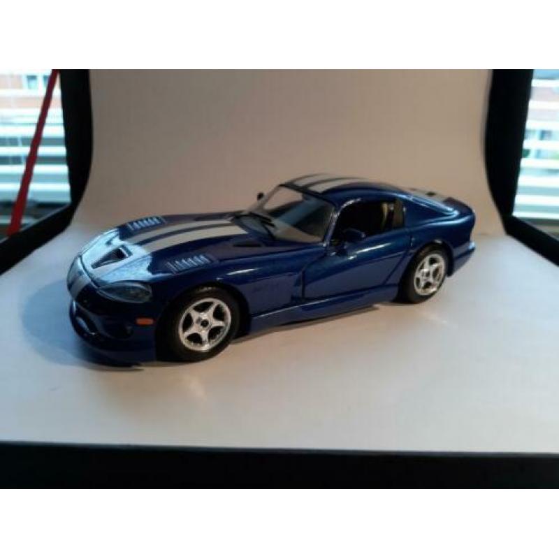 Bburago 2 x Dodge Viper Modelauto miniatuurauto 1:24