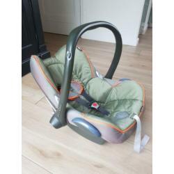 Maxi cosi met voetenzak en muskietennet