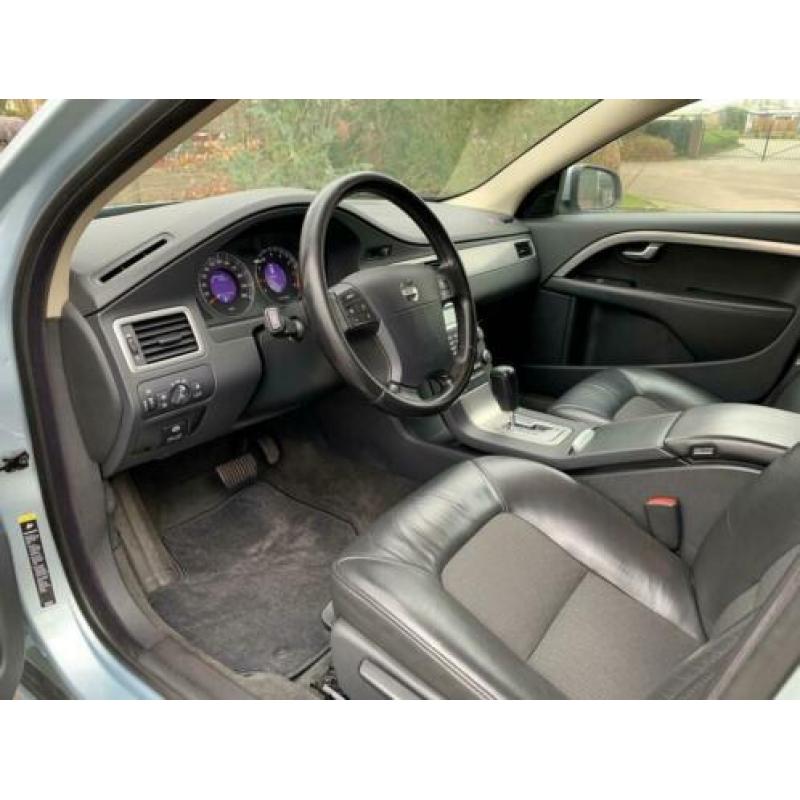 Volvo V70 2.0 Momentum Automaat| Xenon| Leer| Stoelverw.| Hi