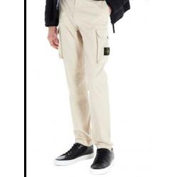 Broek met zakken stone island.