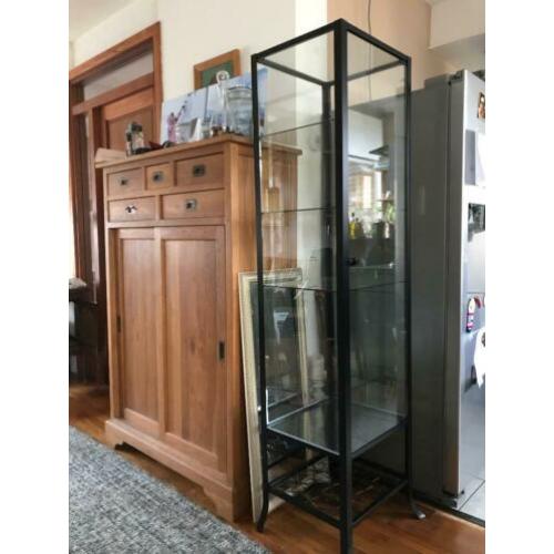 Vitrinekast metaal zwart en glas