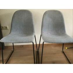 5 eetkamerstoelen en een barkruk. Gratis