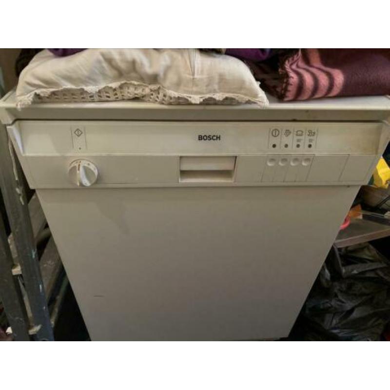 Nieuw Bosch vaatwasser br:23,5 L:33,5