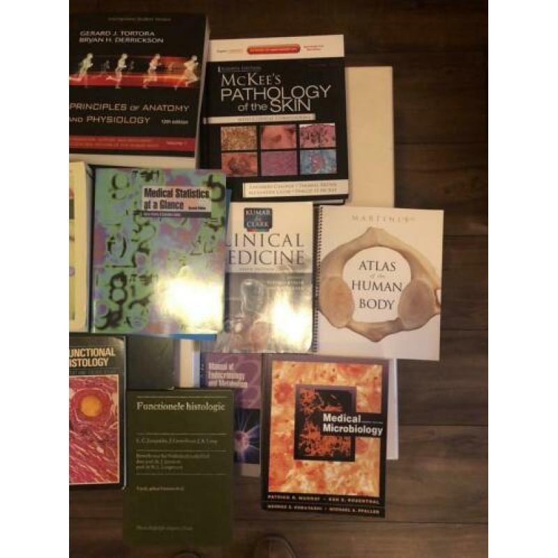 verzameling geneeskunde boeken