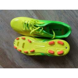 Voetbalschoenen maat 43