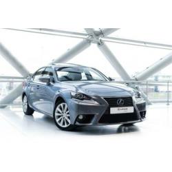 Lexus IS 300h Luxury Line (bj 2014, automaat)