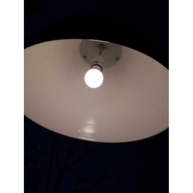 2 hanglampen van VT wonen Solar zwart