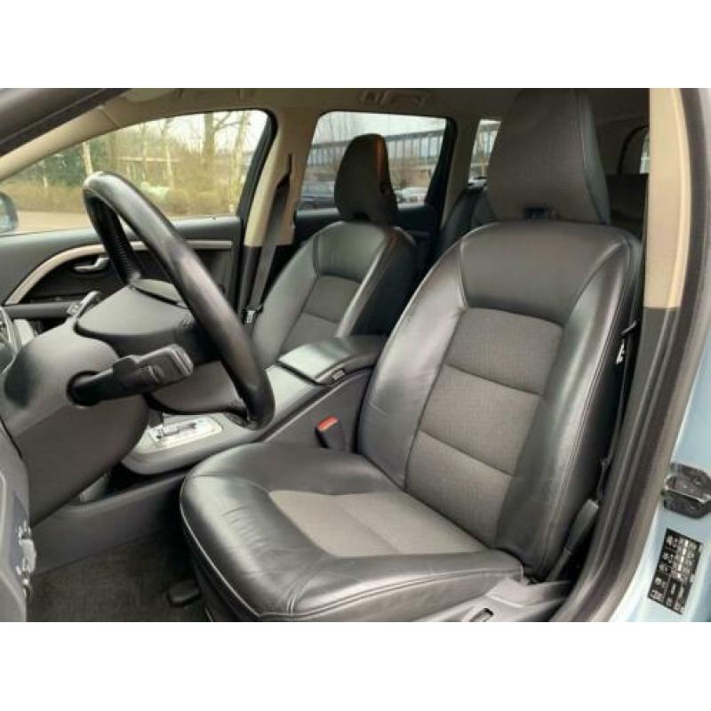 Volvo V70 2.0 Momentum Automaat| Xenon| Leer| Stoelverw.| Hi