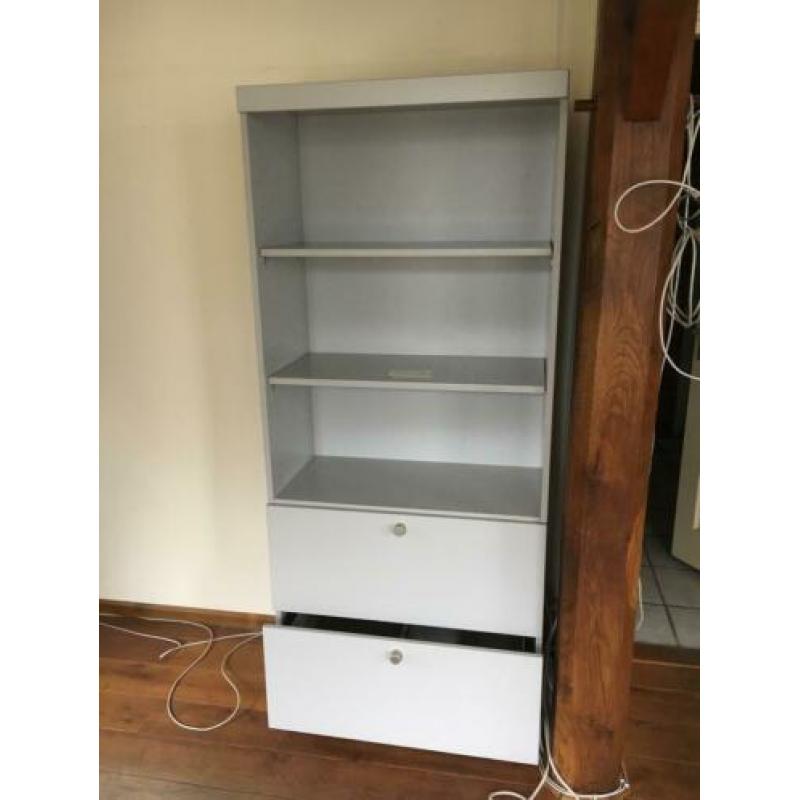 kantoormeubilair te koop!