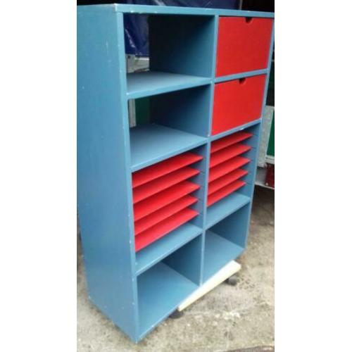 Retro roomdivider vakkenkast