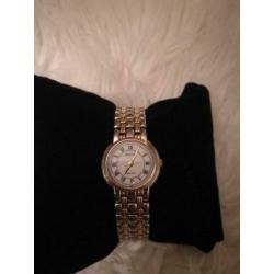 Dames horloges in de aanbieding.