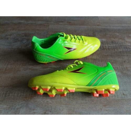 Voetbalschoenen maat 43