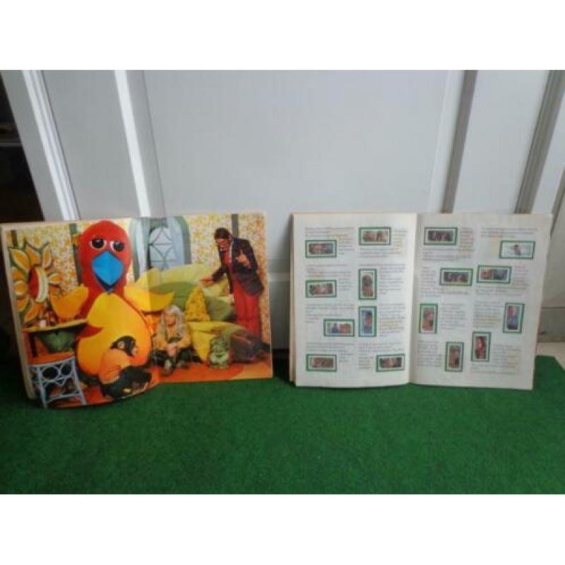 2 plaatjesalbums AH, Tita Tovenaar en het Grobbekuiken,1972