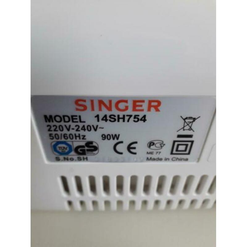 Overlock machine Singer 14SH754