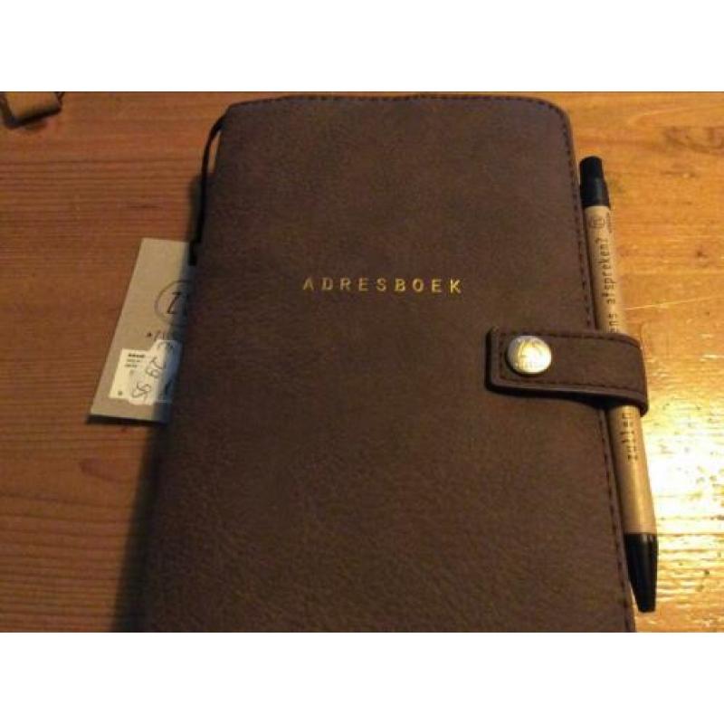 Adresboek Zusss! Nieuw!