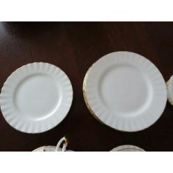 Servies Royal Albert Val D'or