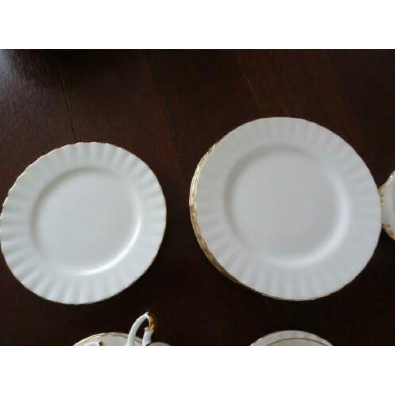 Servies Royal Albert Val D'or
