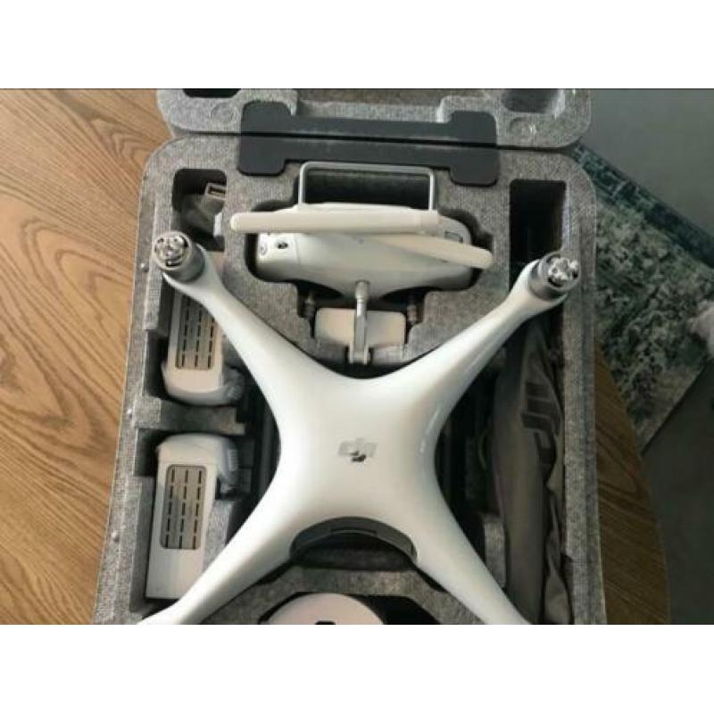 Phantom 4 met 2 accu’s en veel extra’s