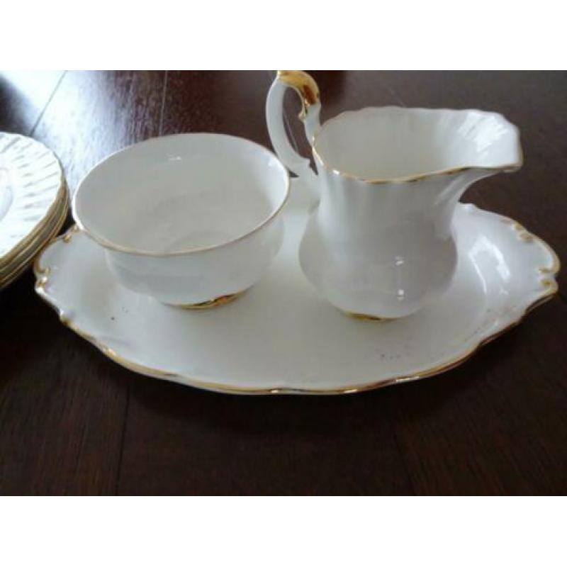 Servies Royal Albert Val D'or