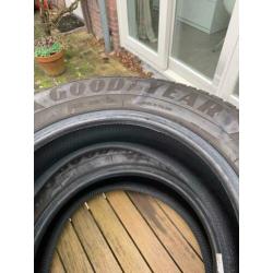 Goodyear Ultragrip 4x winterbanden 195/65R15 91T voor GOLF