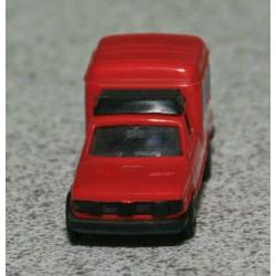 Fiat Fiorino rood. Merk: Praliné