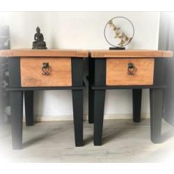 Hardhouten nachtkastjes/bijzettafels, teak.