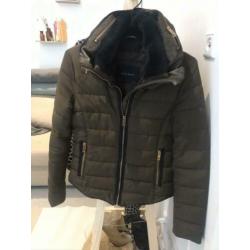 Zara donsjas donkergroen met goud maat xs