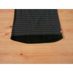 Zwart-grijs gestreepte longsleeve maat 134-140 van Retour.