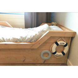 Uniek handgemaakt piraten kleuterbed