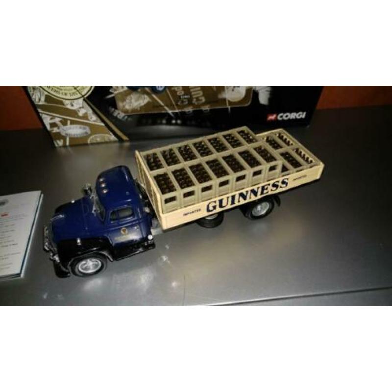 CORGI 52903 Guinness - Diamond T620 Dropside With Crates