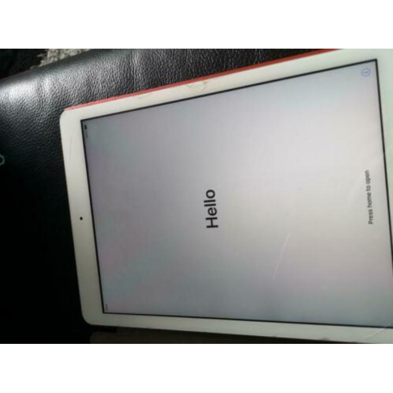 ipad air, 2 jaar oud. in perfecte staat.
