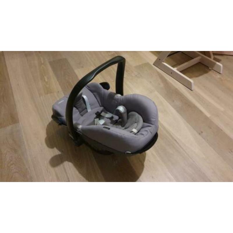 Maxi Cosi Family Fix + Pebble