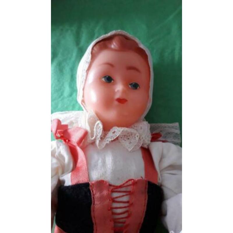 Popje 30 jaaroud, uit Tsjechie, klederdracht 30 cm. 8,00