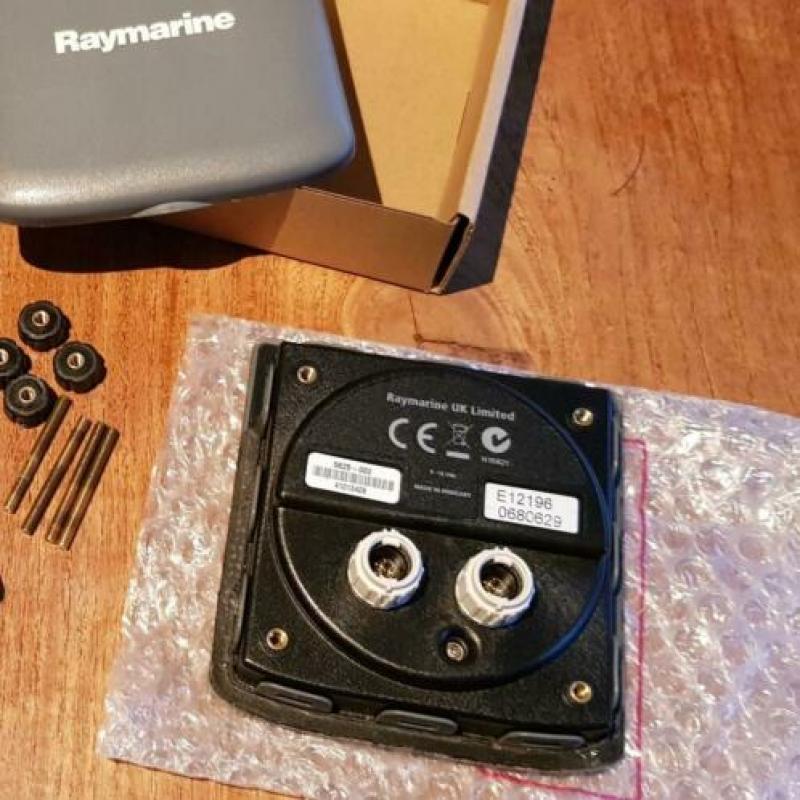 Raymarine ST70 autopilot display