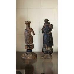 Twee houten beelden