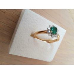 Gouden Ring met Smaragd en diamant 18 karaat