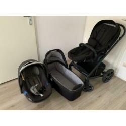 Kinderwagen, reiswieg en autostoeltje.