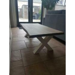 Eiken salontafel "light grey oak" met witte metalen X-poot