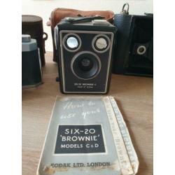 3 VINTAGE camera's