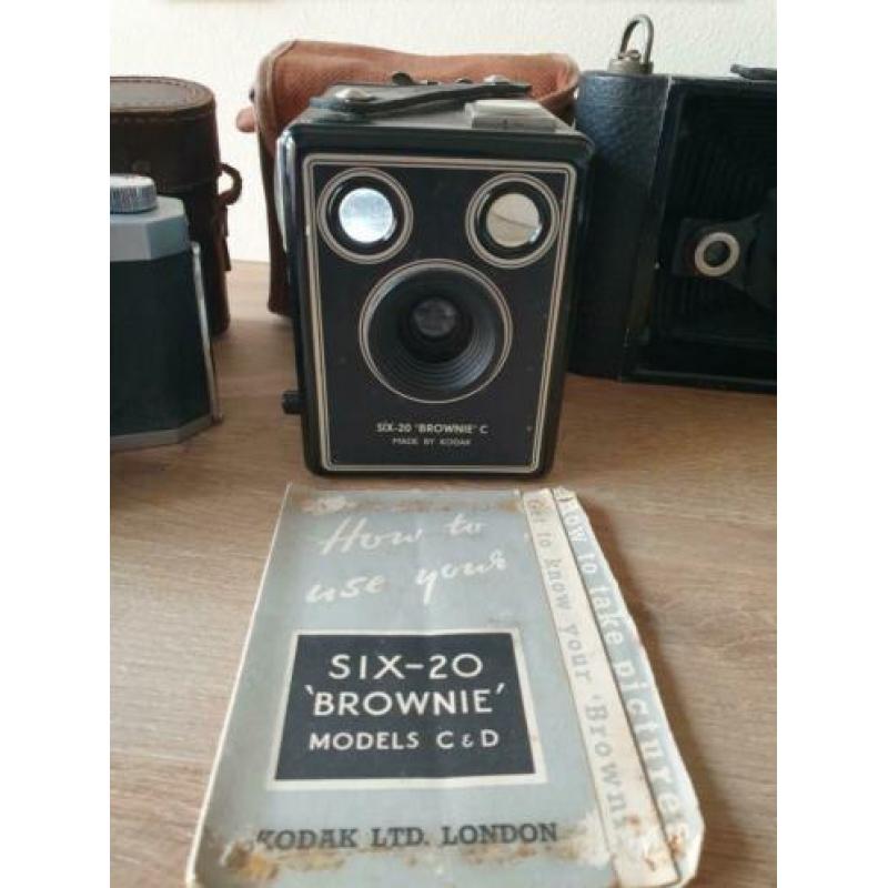 3 VINTAGE camera's