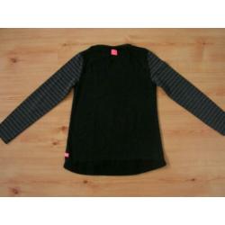 Zwart-grijs gestreepte longsleeve maat 134-140 van Retour.