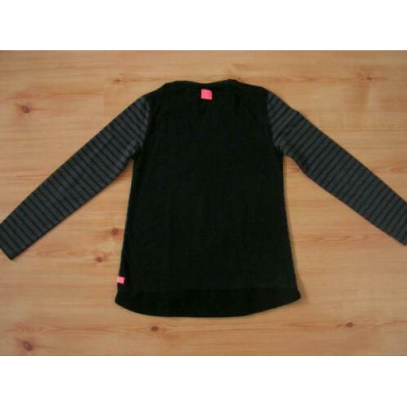Zwart-grijs gestreepte longsleeve maat 134-140 van Retour.