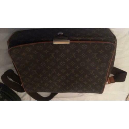 LV laptoptas of gewone schoudertas