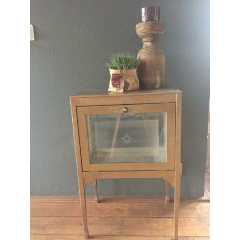 Theekastje brocante goud