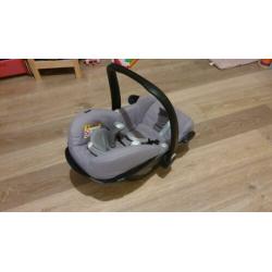 Maxi Cosi Family Fix + Pebble