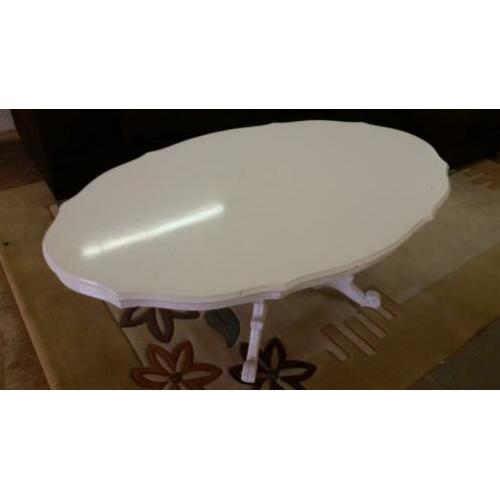 Mooie witte houten salontafel (ovaal)